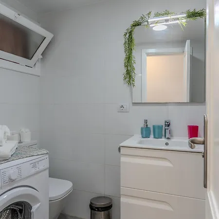 Malibu Park With Ocean Views & Heated Pool *