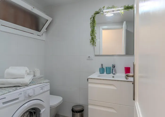 Malibu Park With Ocean Views & Heated Pool *