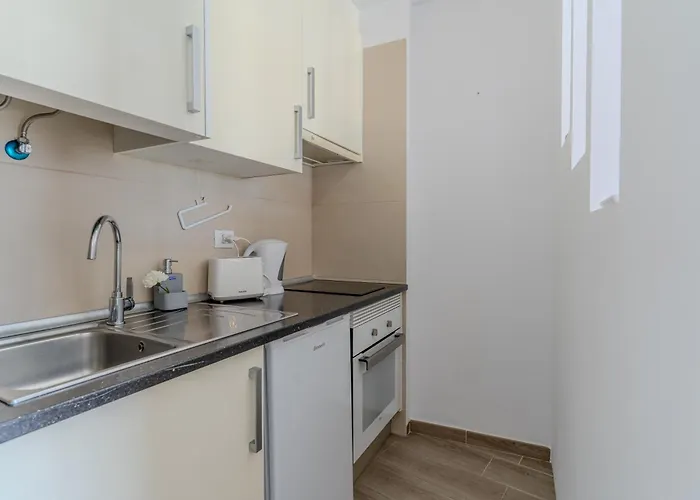 Malibu Park With Ocean Views & Heated Pool *