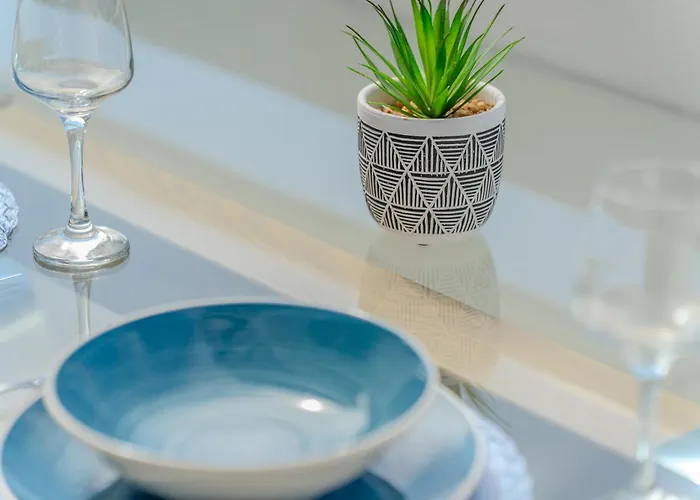 Daire Malibu Park With Ocean Views & Heated Pool