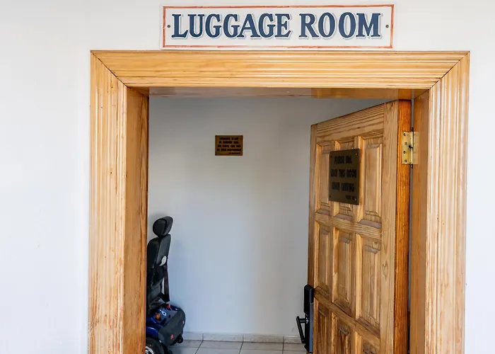 Daire Malibu Park With Ocean Views & Heated Pool *